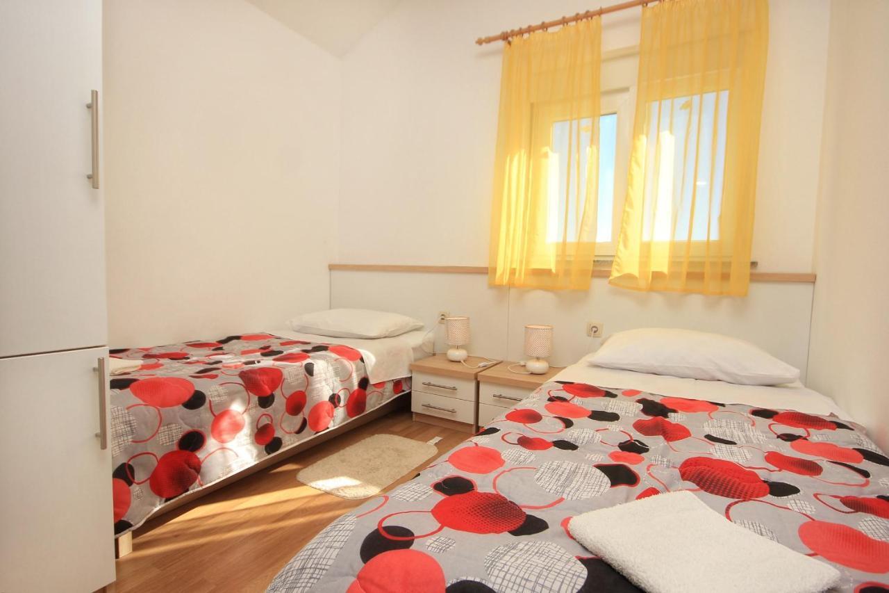 Apartments By The Sea Vlasici, Pag - 9324 Exterior foto