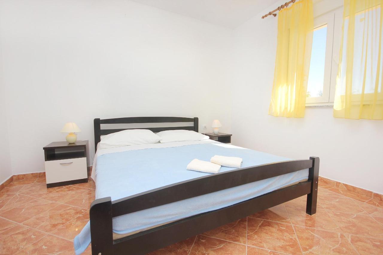 Apartments By The Sea Vlasici, Pag - 9324 Exterior foto
